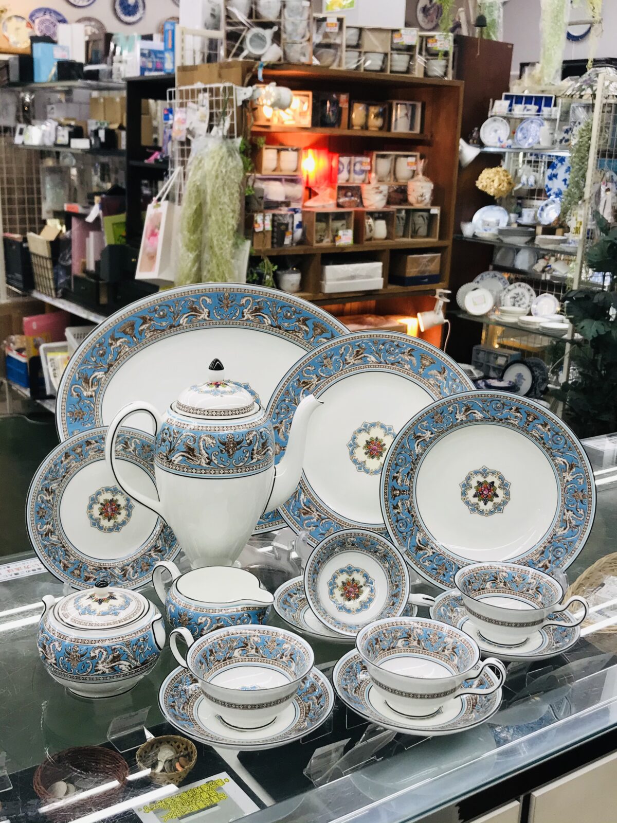 WEDGWOOD フロンティーン ターコイズの食器を買取させて頂きました♪