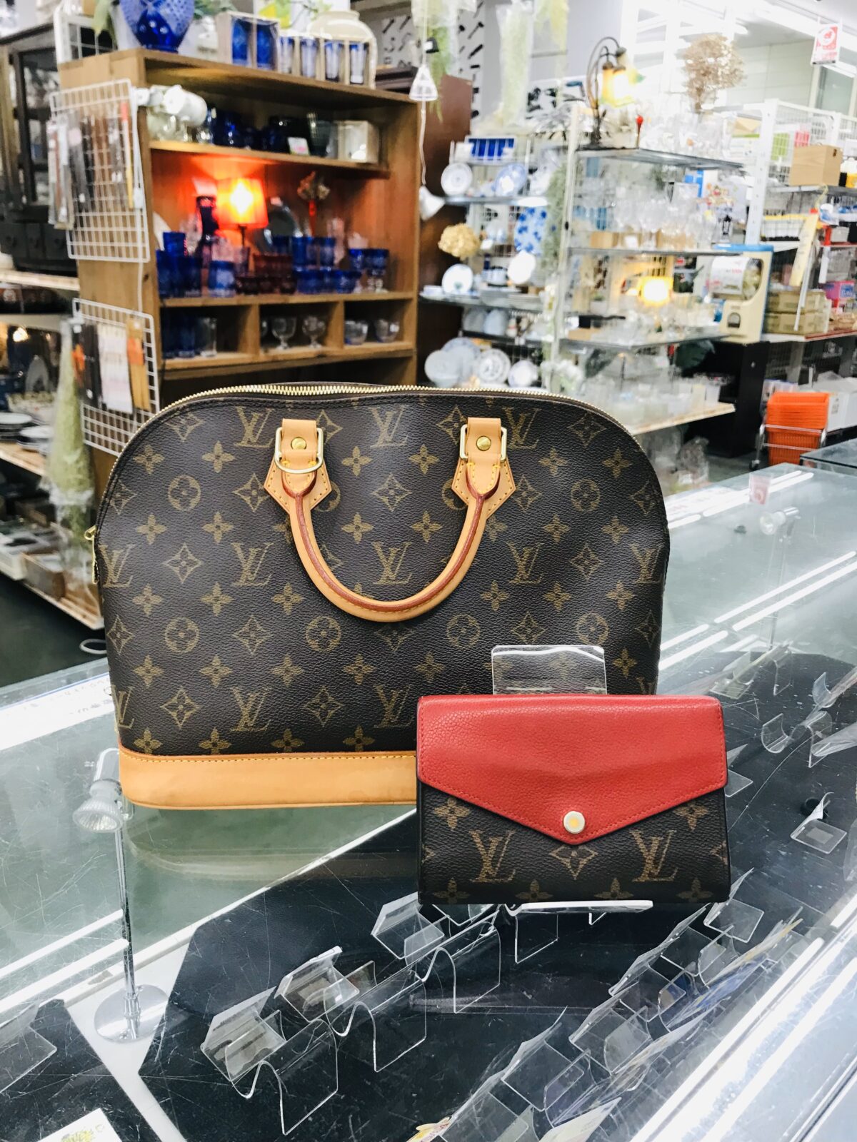 大分市内のお客様よりLOUIS VUITTON　M51130アルマPM　M６０１４０ポルトフォイユ パラス コンパクトをお売り頂きました。