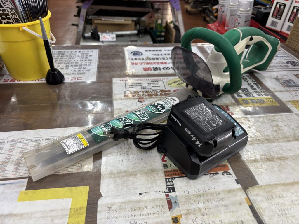 makita マキタ 充電式生垣バリカン MUH350D