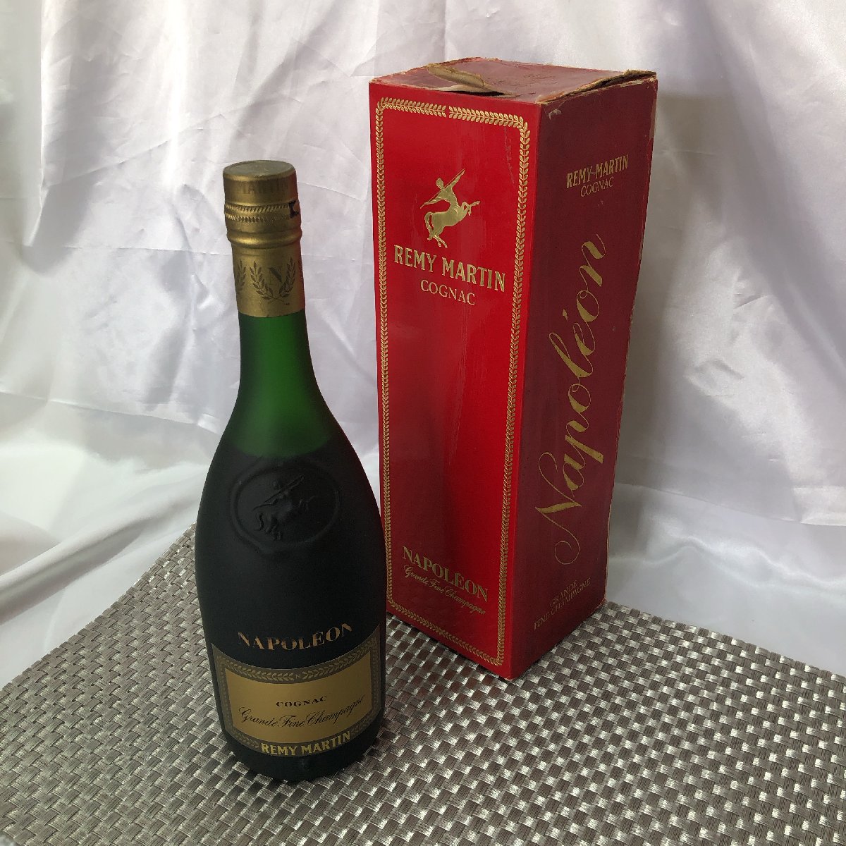 REMY MARTIN COGNAC NAPOLEON レミーマルタン コニャック ナポレオン 旧ボトル 700ml 40%を出張買取致しました。 -  リサイクル＆買取専門のリサイクルマート