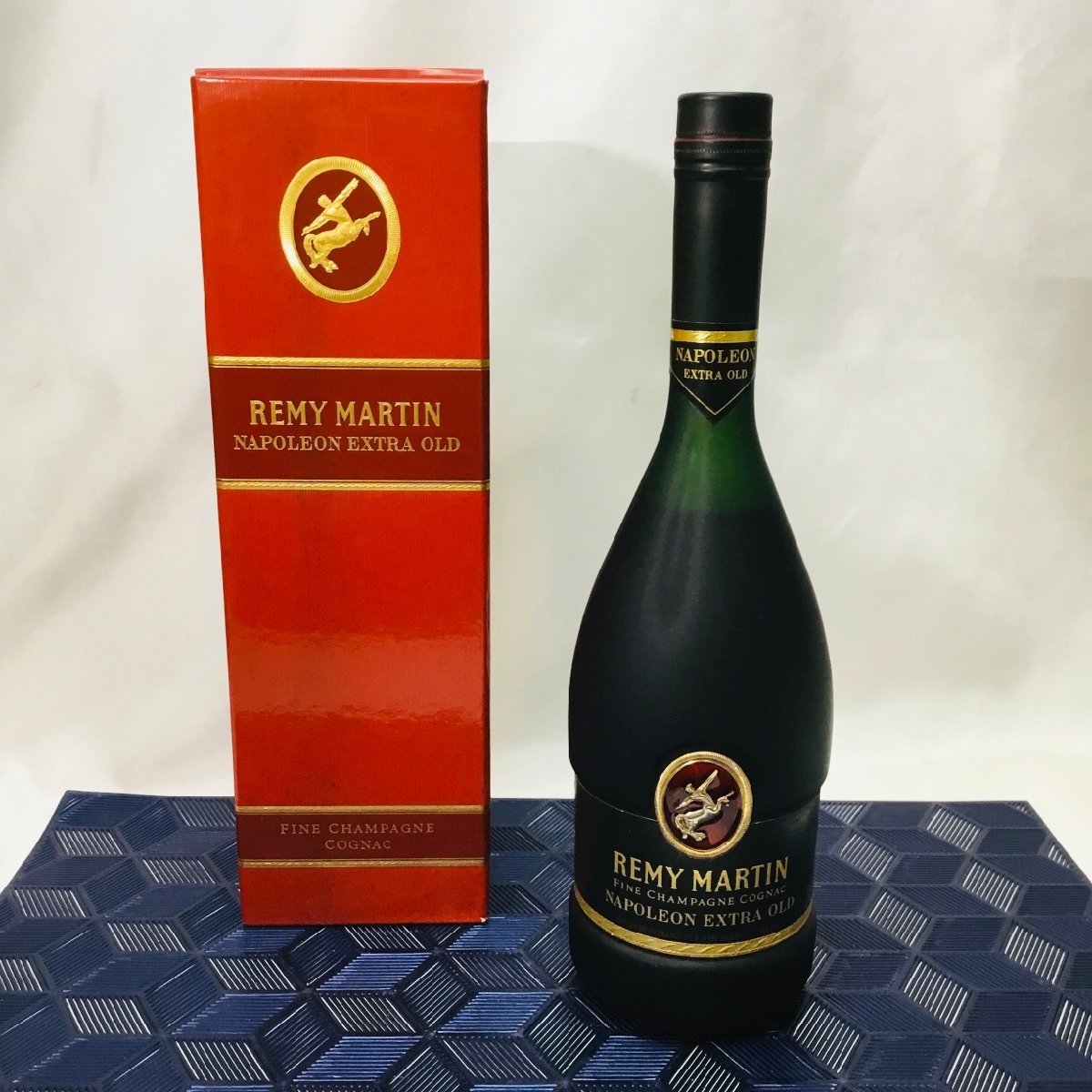 レミーマルタン ナポレオン エクストラ オールド 赤エンブレム 700ml 40% コニャック REMY MARTINをお買取りさせていただきました。  - リサイクル＆買取専門のリサイクルマート