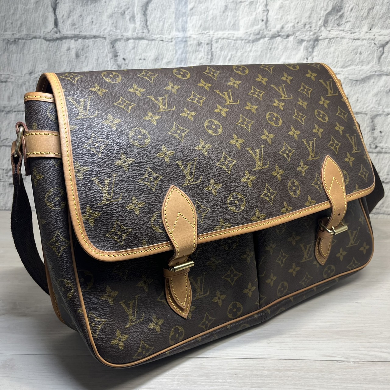 Louis Vuitton】 ルイ・ヴィトン モノグラム ジベシエールGM M249 SL0937 ショルダーバッグ の買取価格をご紹介します！【  浜松市 中央区 のお客様よりお買取り】ルイ・ヴィトン ヴィトン ショルダー バッグ 鞄 高価 買取 浜松 磐田 湖西 買取り -  リサイクル＆買取専門の ...