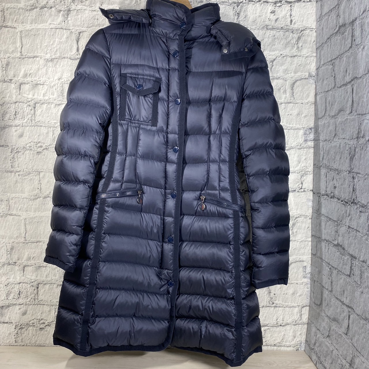 MONCLER】 MONCLER モンクレール HERMINE エルミンヌ ダウンコート の買取価格をご紹介します！【浜松市 中区 中島町  のお客様よりお買取り】 ダウン ジャケット コート アパレル 衣料品 高価 買取 浜松 磐田 湖西 買取り - リサイクル＆買取専門のリサイクルマート