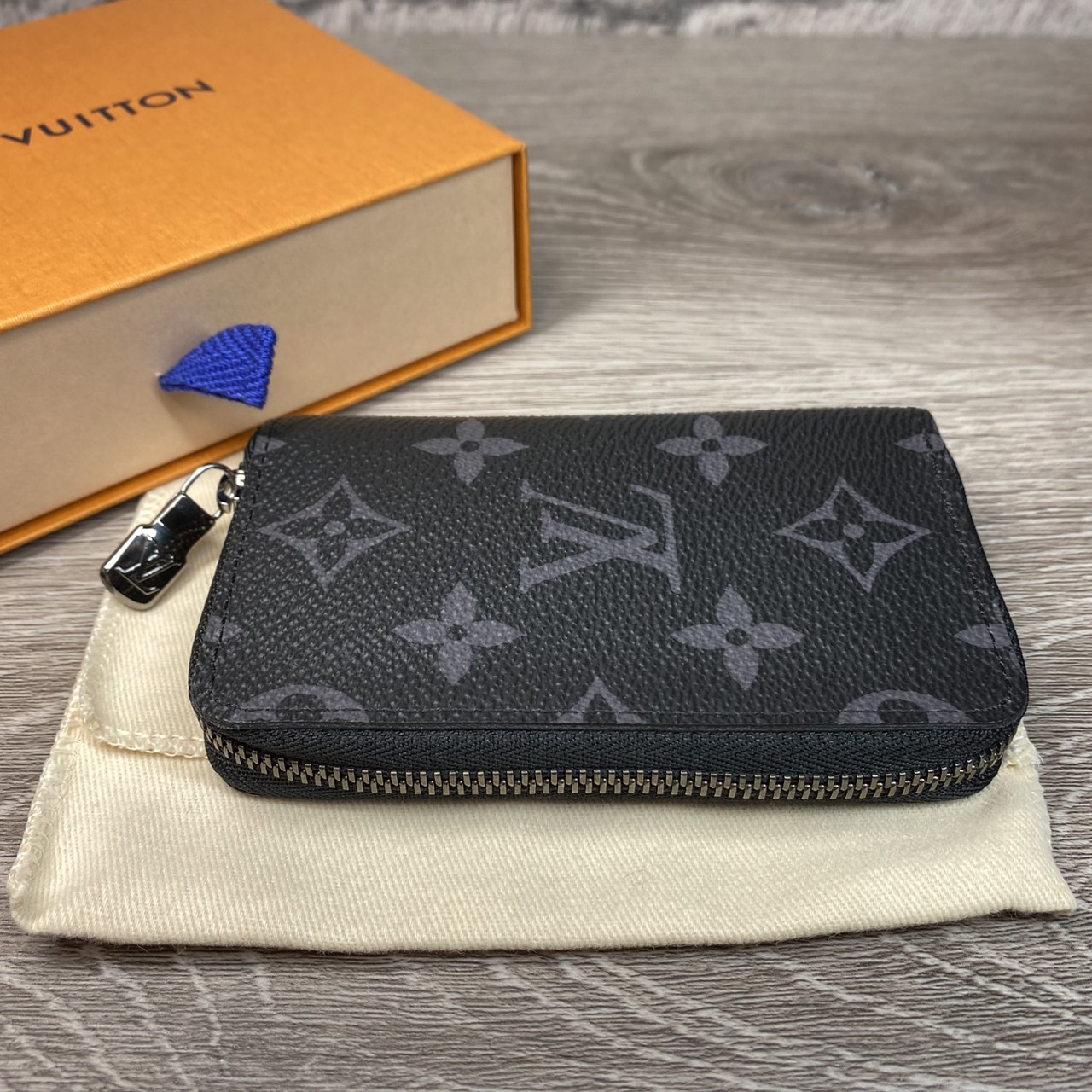 Louis Vuitton】 ルイ・ヴィトン モノグラム エクリプス ヴェルティカル M81662 ジッピー コインパース  の買取価格をご紹介します！【浜松市 中央区 鴨江町 のお客様よりお買取り】ルイ・ヴィトン ヴィトン コインケース 小物 高価 買取 浜松 磐田 湖西  買取り ...