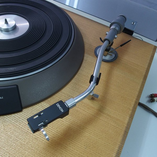 DENON レコードプレーヤー DP-3000 DP-3700F1.jpg