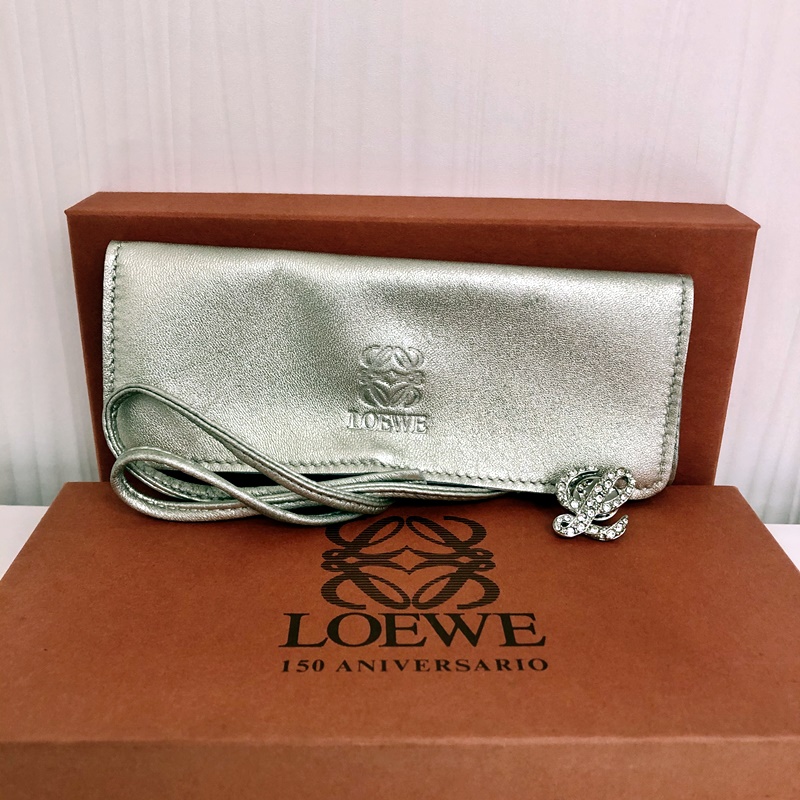 LOEWEジュエリーケース、ジュエリーポーチ、ロエベブローチを買取ました - リサイクル＆買取専門のリサイクルマート