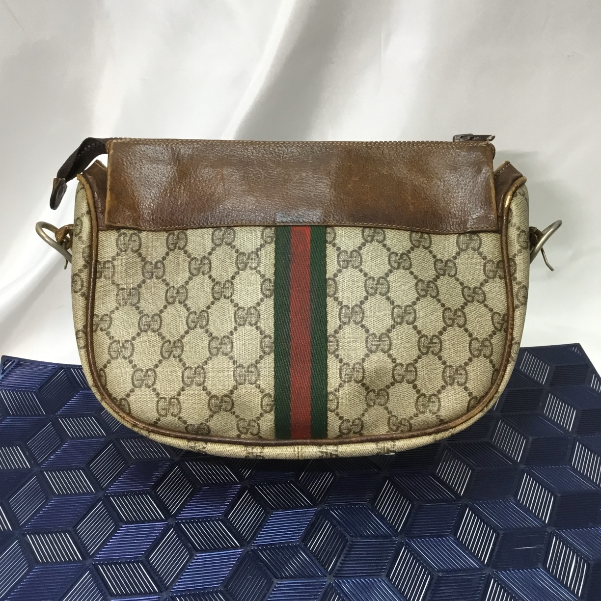 GUCCI オールドグッチ シェリーライン ショルダーバッグ 37-01-4001 PVCを高価買取させていただきました。 -  リサイクル＆買取専門のリサイクルマート