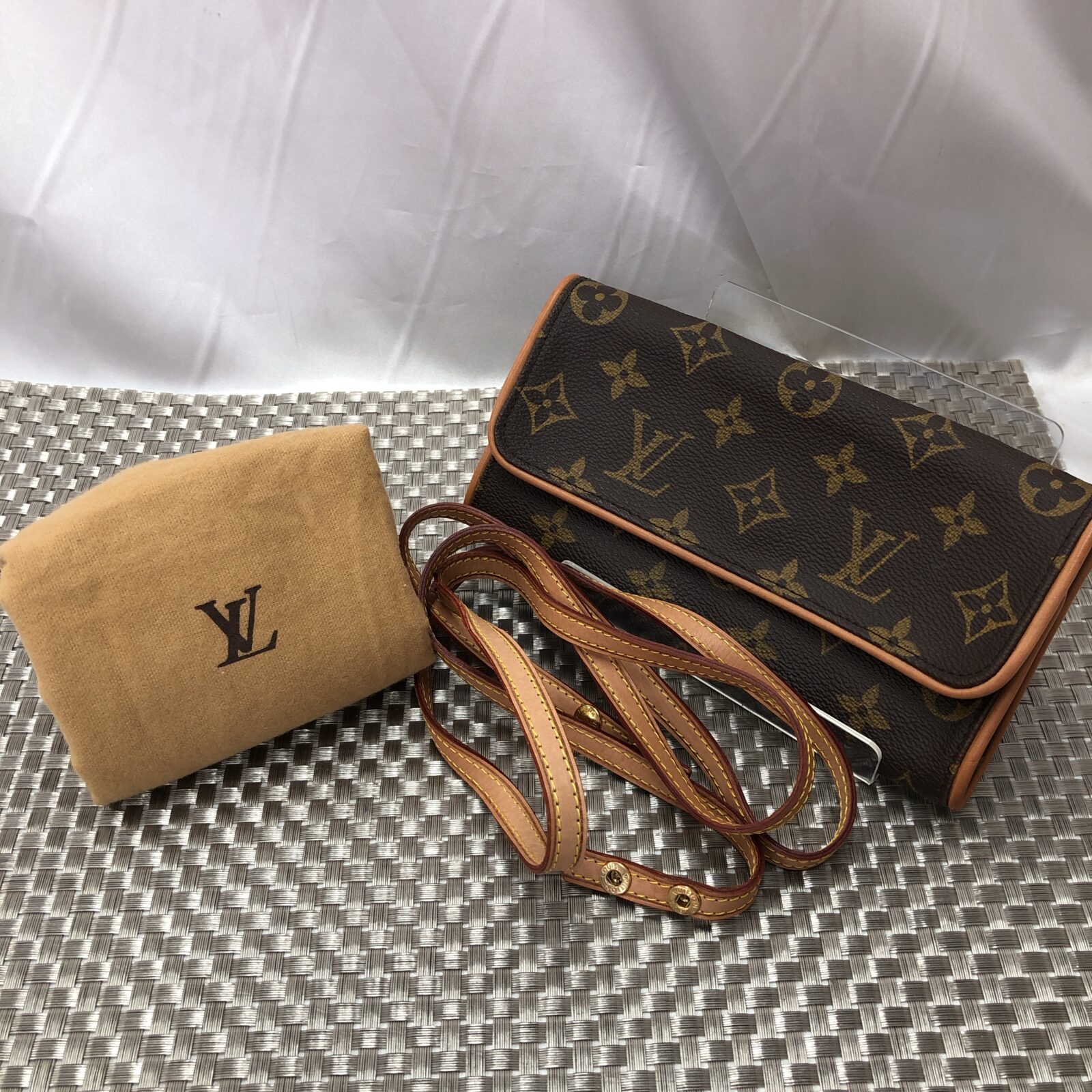 LOUIS VUITTON ルイヴィトン ショルダーバッグ M51854 ポシェット ツインPM モノグラム バッグを高価買取させていただきました。  - リサイクル＆買取専門のリサイクルマート