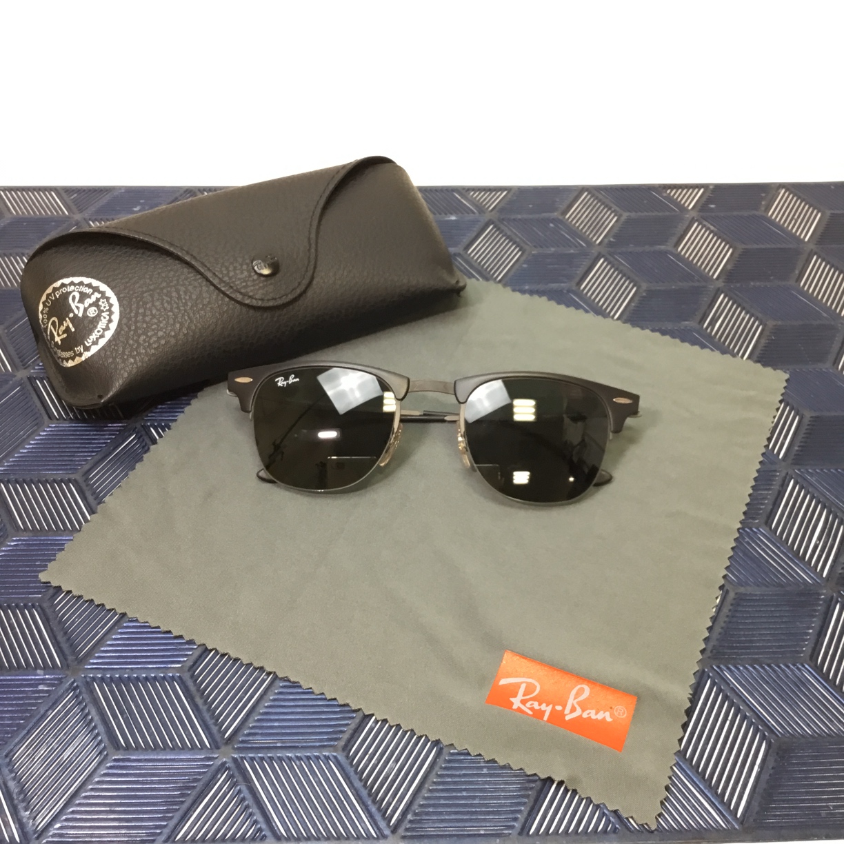 RayBan レイバン サングラス グラサン RB8056 154/71 チタニウム Ray-Ban ブラックを買取致しました。 -  リサイクル＆買取専門のリサイクルマート